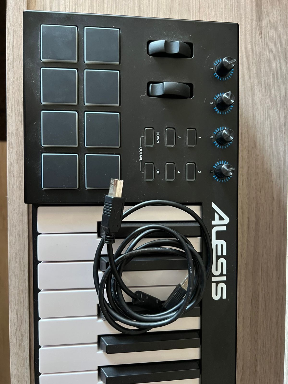 ALESIS V49 Teclado Controlador Midi 49 Teclas USB MIDI Cod: 20794-13 - Imagen 5