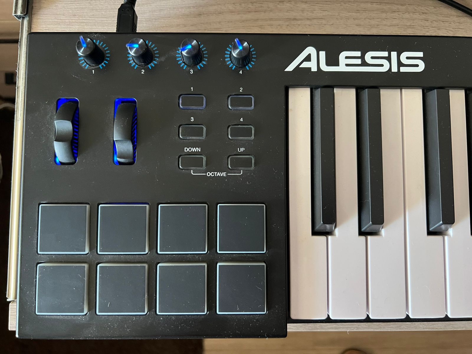 ALESIS V49 Teclado Controlador Midi 49 Teclas USB MIDI Cod: 20794-13 - Imagen 3