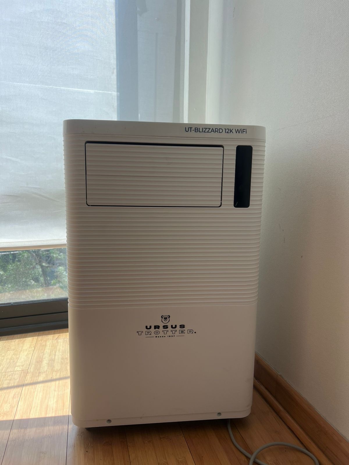 Aire acondicionado portátil Ursus Trotter Blizzard 12.000 BTU WiFi cod: 21069-2 - Imagen 2