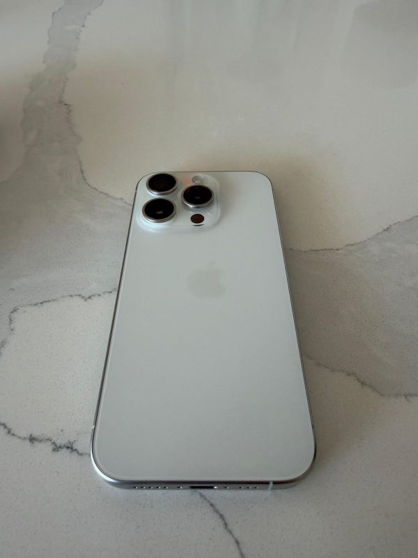 iPhone 15 Pro Titanio Blanco 256 GB cod: 21725-6 | Market-19