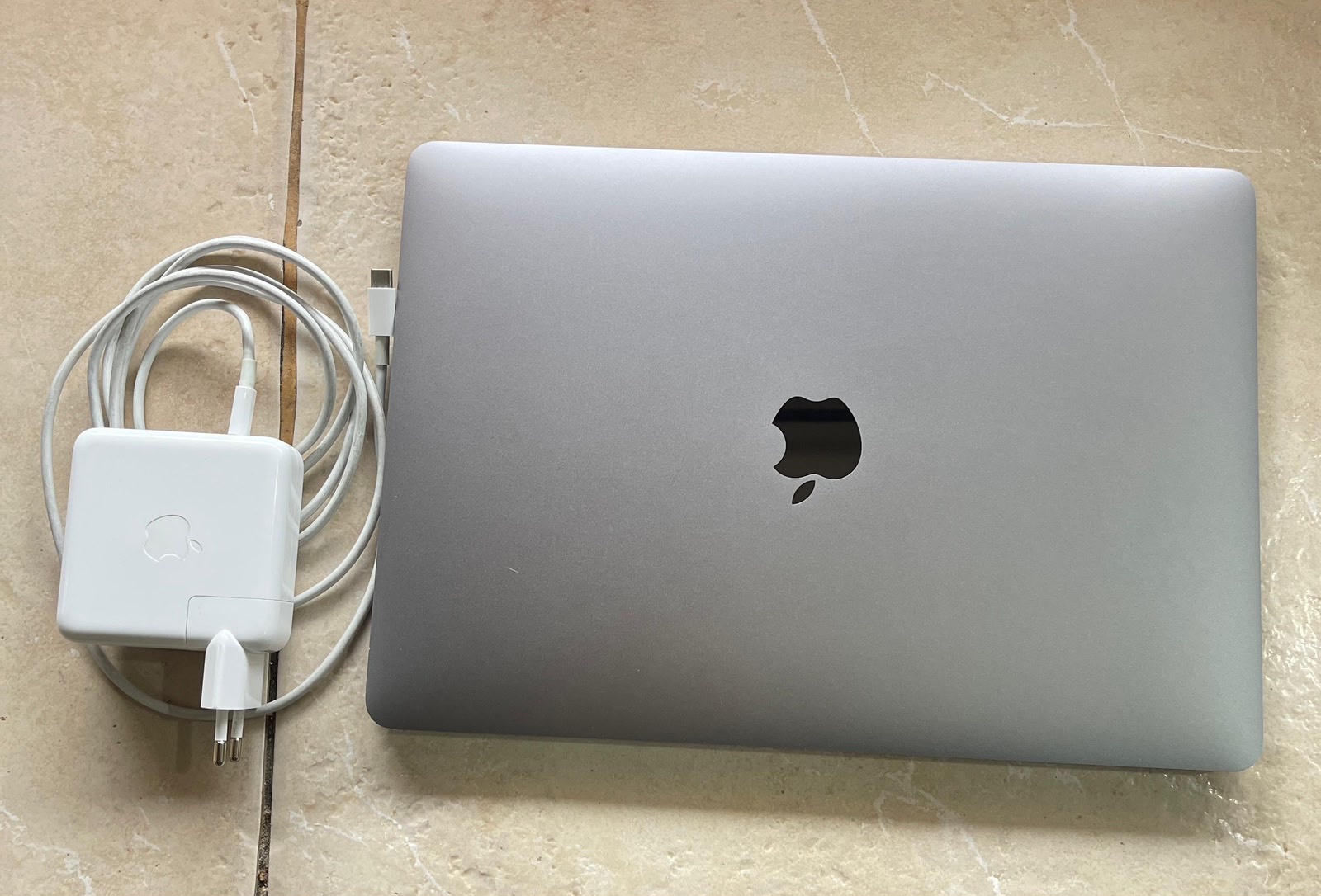 MacBook Pro M1 13” 2020 256 GB 8 GB RAM cod: 21874-13 - Imagen 2