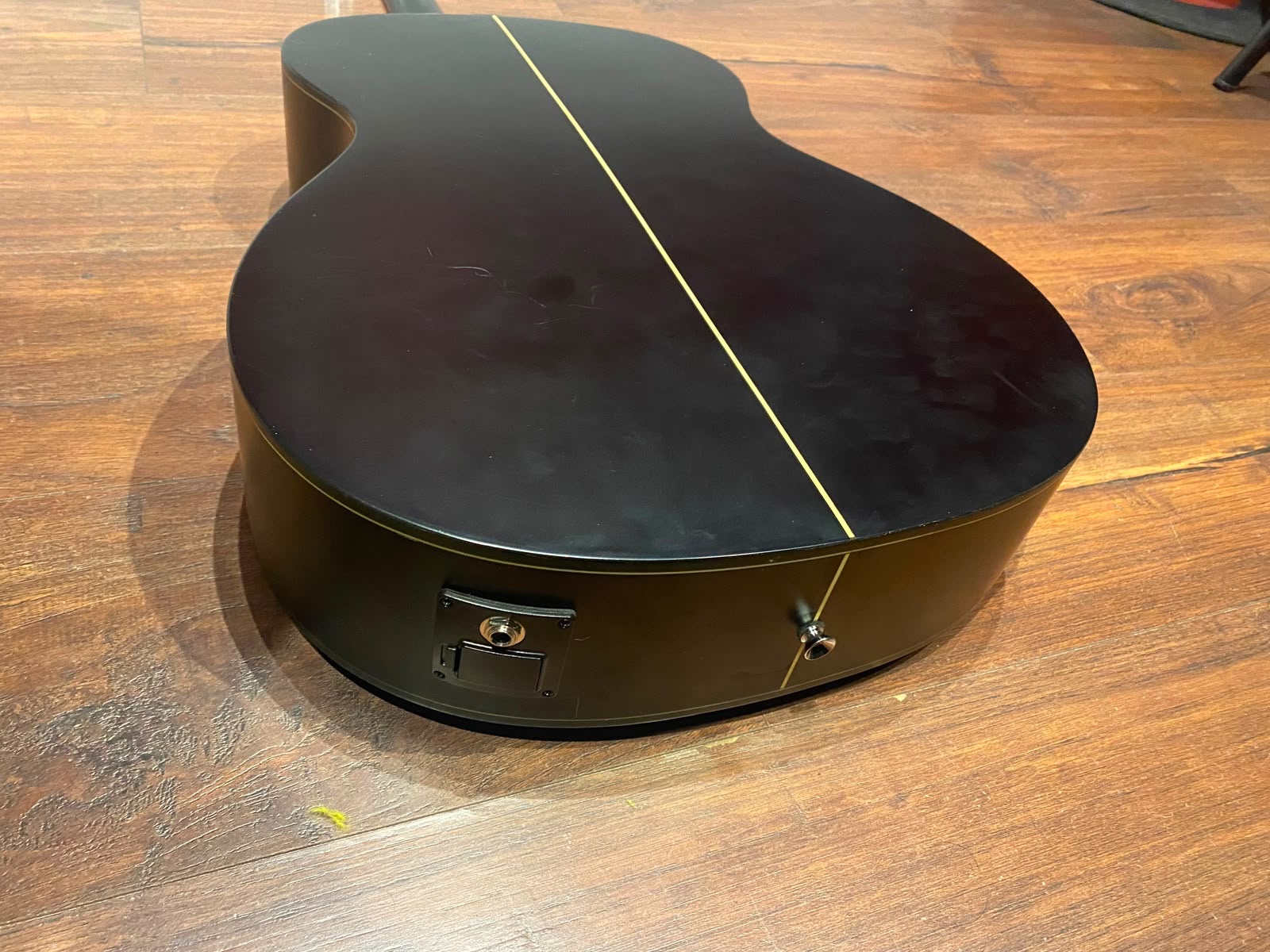 Guitarra Electroacústica Washburn DFEFE Deep Forest Ebony cod: 22093-9 - Imagen 7