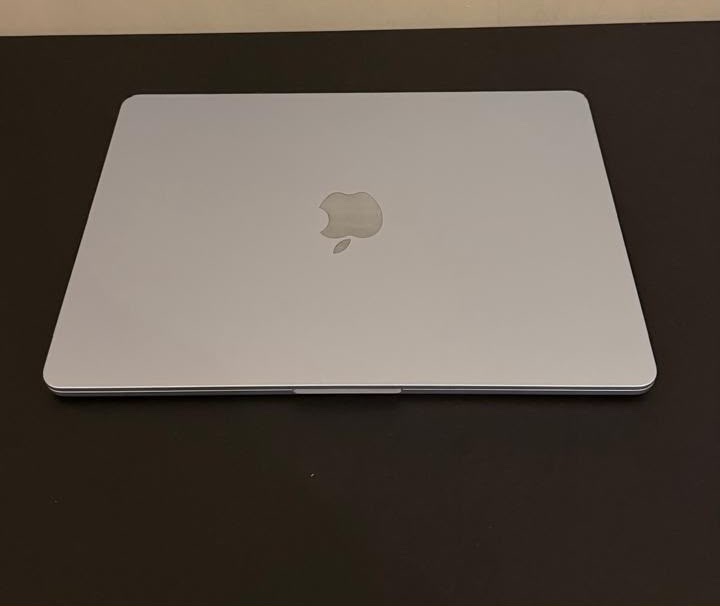 MacBook Air M4 13” 2025 1 TB 32 GB RAM cod: 22069-1 - Imagen 2