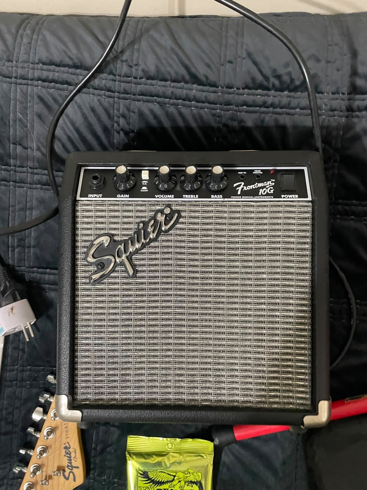 Guitarra Eléctrica Squier Stratocaster + Amplificador Squier Frontman 10G cod: 22065-5 - Imagen 5