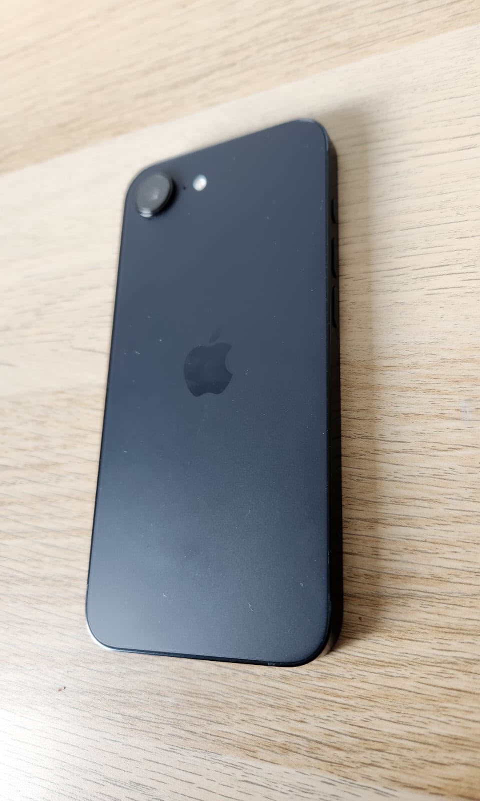 iPhone 16e Negro 128 GB cod: 22057-4 - Imagen 5