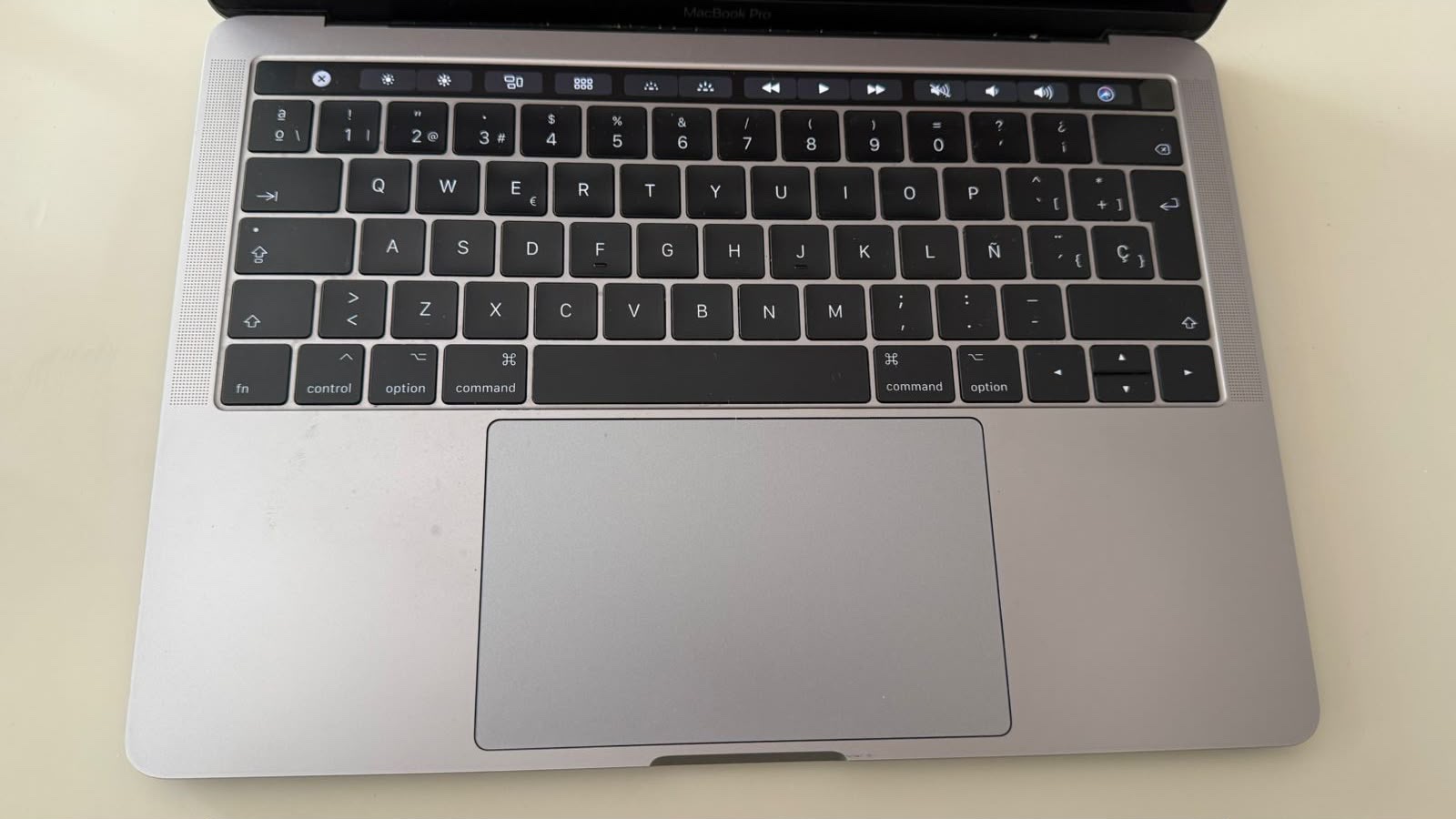 MacBook Pro Touch Bar 13,3” 2017 500 GB 8 GB RAM cod: 22070-1 - Imagen 4