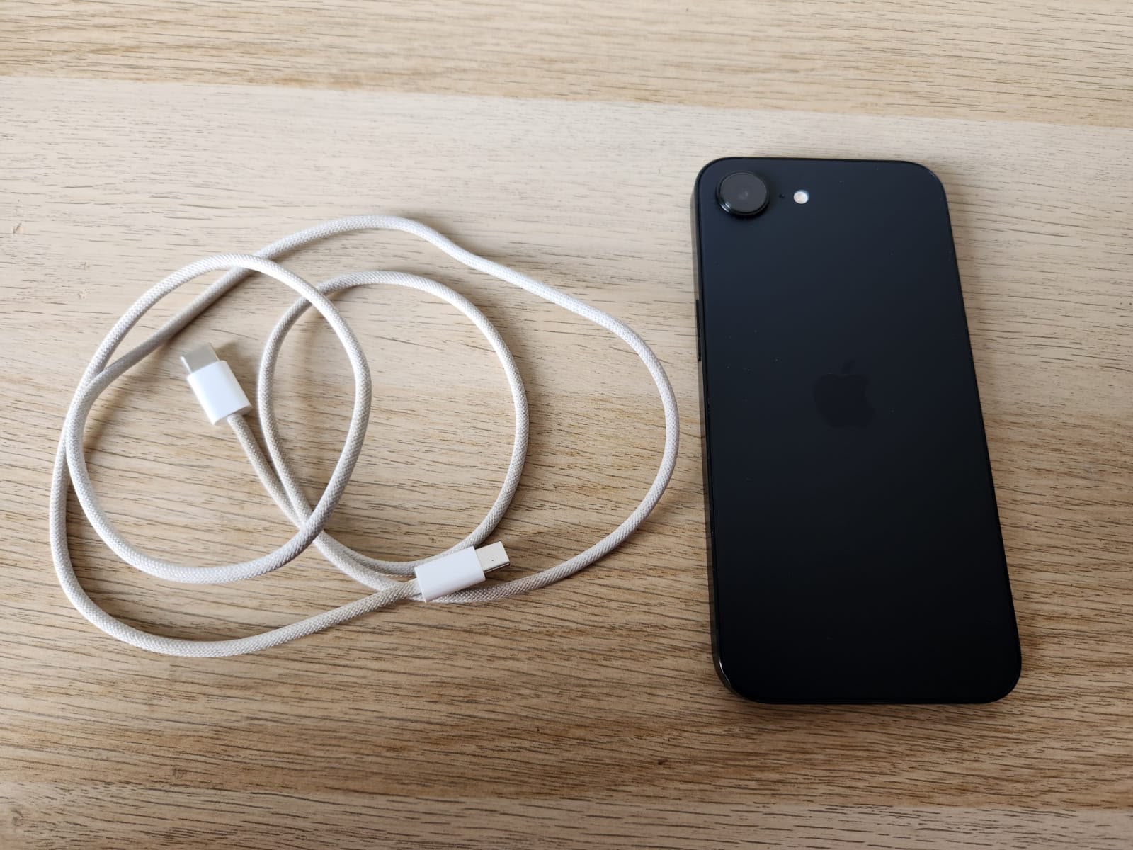 iPhone 16e Negro 128 GB cod: 22057-4 - Imagen 2